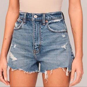 Abercrombie Ultra high rise mom shorts   Denim short shorts